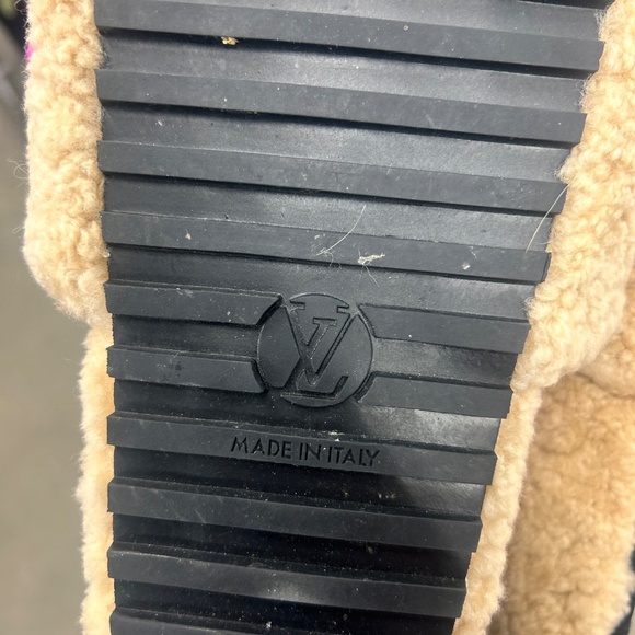Lois Vuitton slippers - Picture 3 of 3